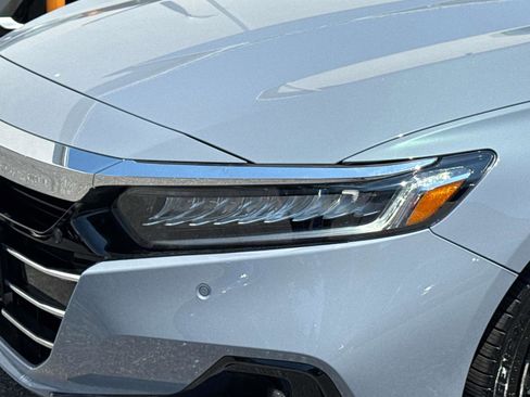 Used 2022 Honda Accord Touring image 7