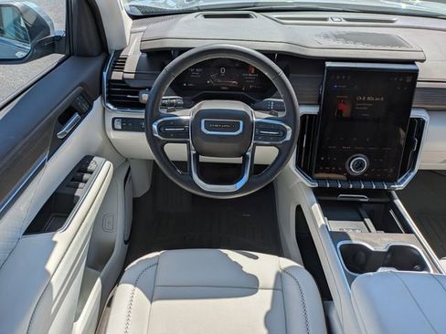 Used 2025 GMC Acadia Denali FWD image 19