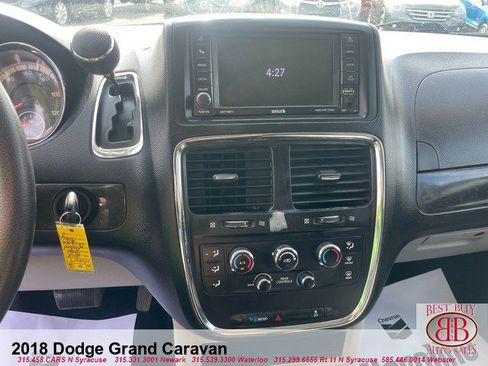 Used 2018 Dodge Grand Caravan SE w/ UConnect Hands-Free Group image 15
