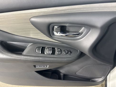 Certified 2017 Nissan Murano Platinum w/ Platinum Technology Package image 23