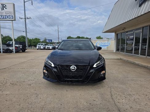 Used 2022 Nissan Altima 2.5 SR w/ Midnight Edition Package image 2