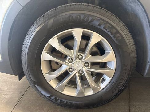 Used 2020 Hyundai Santa Fe SEL FWD image 7