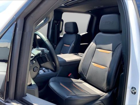 Certified 2023 GMC Sierra 1500 AT4 w/ AT4 Premium Package AWD/4WD image 9