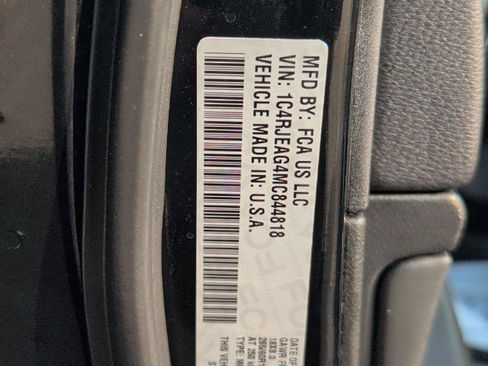 Used 2021 Jeep Grand Cherokee Laredo X RWD image 37