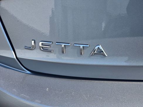 Used 2024 Volkswagen Jetta SE image 14