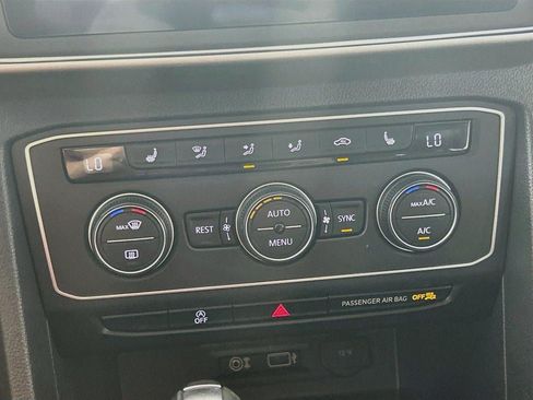 Used 2018 Volkswagen Atlas SE AWD/4WD image 16