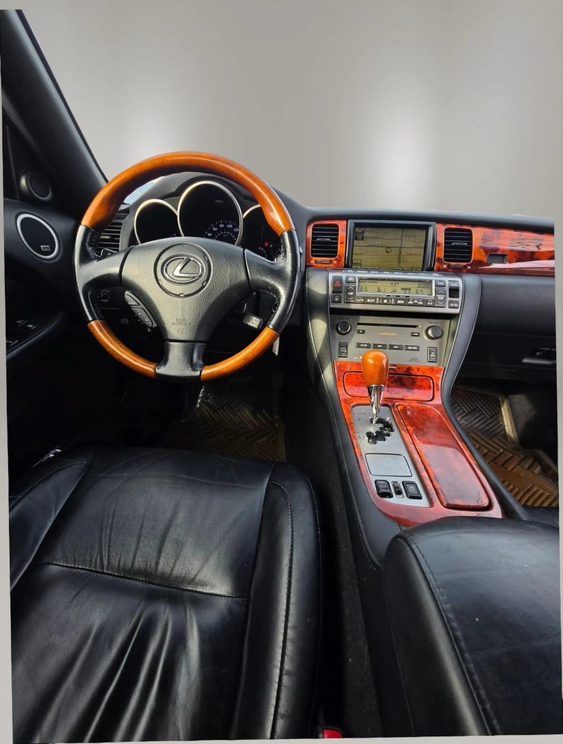 Used 2010 Lexus SC 430 Convertible RWD image 22