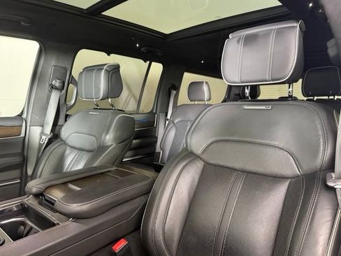 Used 2023 Jeep Grand Wagoneer Series II AWD/4WD image 14