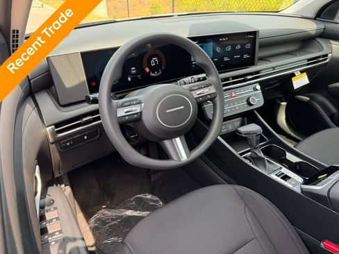 Used 2026 Hyundai Tucson SE image 2