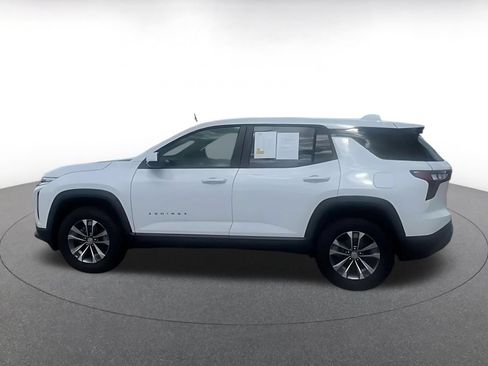 Used 2025 Chevrolet Equinox LT FWD image 9