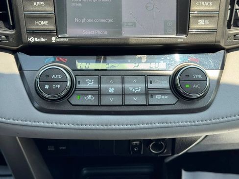 Used 2014 Toyota RAV4 XLE AWD/4WD image 22