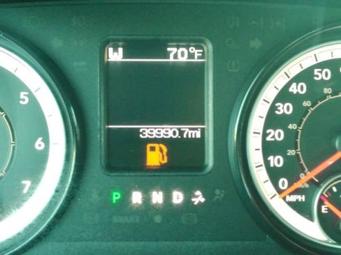 Used 2024 RAM 1500 Classic SLT image 27