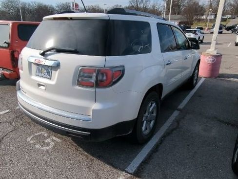 Used 2014 GMC Acadia SLE image 7