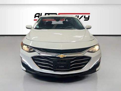 Used 2025 Chevrolet Malibu LT FWD image 2