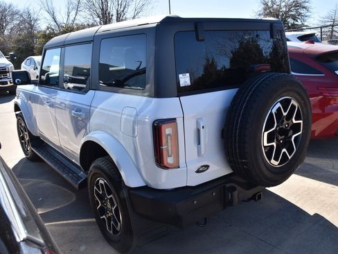 Used 2025 Ford Bronco Outer Banks image 9