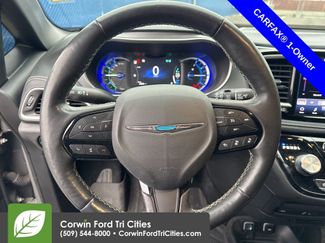 Used 2021 Chrysler Pacifica Touring-L w/ Uconnect Theater Family Group video 2