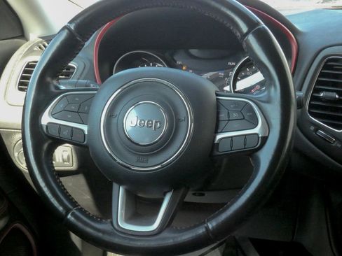 Used 2020 Jeep Compass Trailhawk AWD/4WD image 10