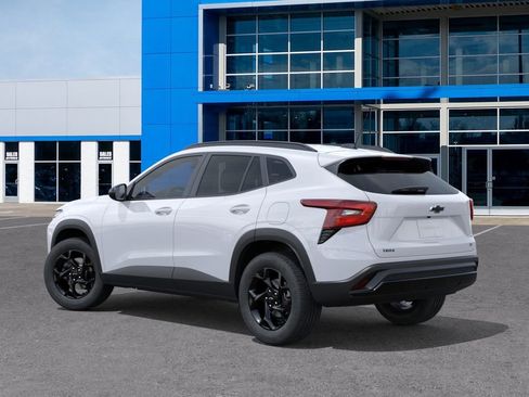 New 2026 Chevrolet Trax LT w/ Driver Confidence Package FWD image 3