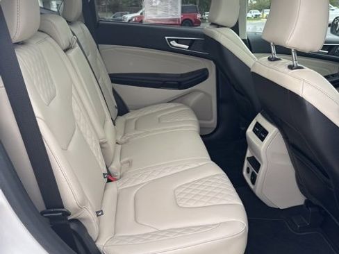 Used 2024 Ford Edge Titanium image 12