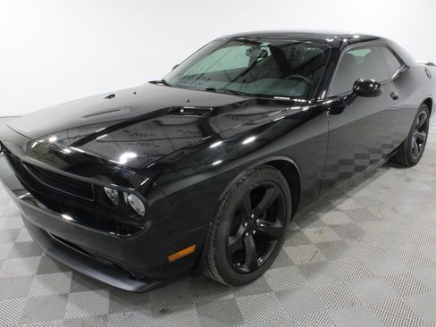 Used 2014 Dodge Challenger R/T w/ Blacktop Package RWD image 28