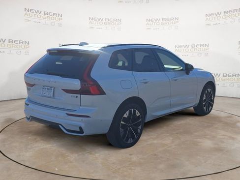 New 2026 Volvo XC60 B5 Plus w/ Protection Package Premier AWD/4WD image 5