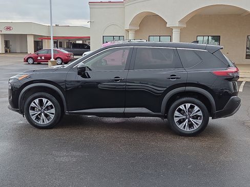 Used 2021 Nissan Rogue SV FWD image 2