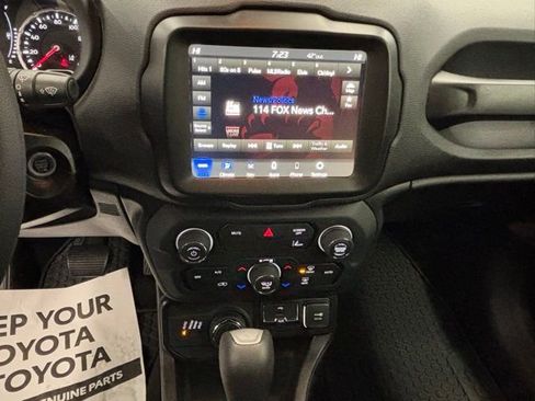 Used 2023 Jeep Renegade Latitude w/ Sun/Sound Group image 20