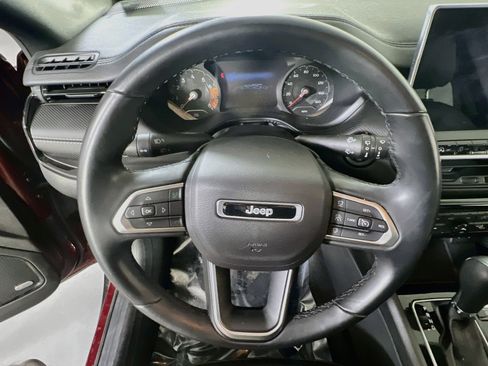 Used 2022 Jeep Compass Latitude w/ Sun and Sound Group AWD/4WD image 11