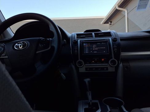 Used 2012 Toyota Camry LE image 18