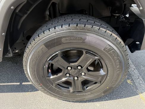 Used 2022 Jeep Wrangler Sport AWD/4WD image 36