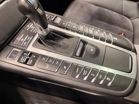 Used 2018 Porsche Macan Sport Edition AWD/4WD image 34