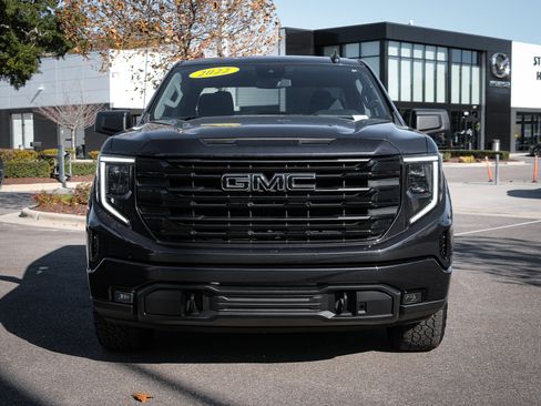 Used 2022 GMC Sierra 1500 Elevation image 3