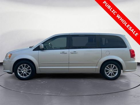 Used 2012 Dodge Grand Caravan R/T image 2