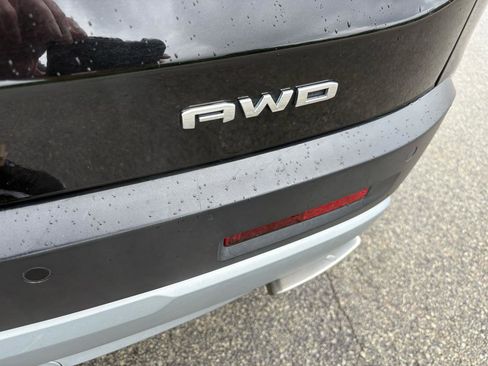 Used 2021 GMC Acadia SLT AWD/4WD image 11