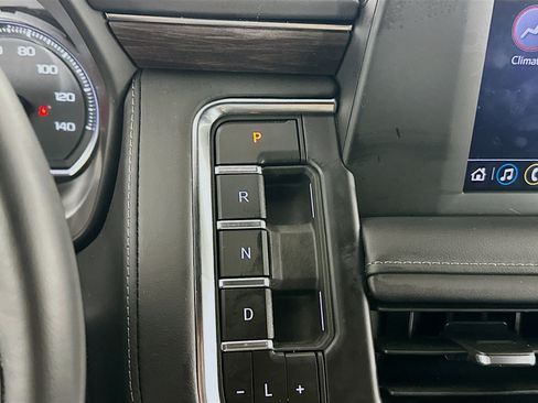 Used 2024 Chevrolet Tahoe LS AWD/4WD image 23