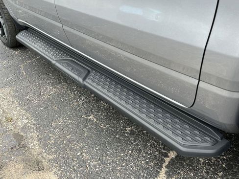 Used 2024 RAM 1500 Laramie AWD/4WD image 7