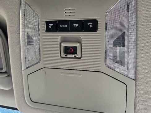 Used 2021 Toyota RAV4 XLE image 12