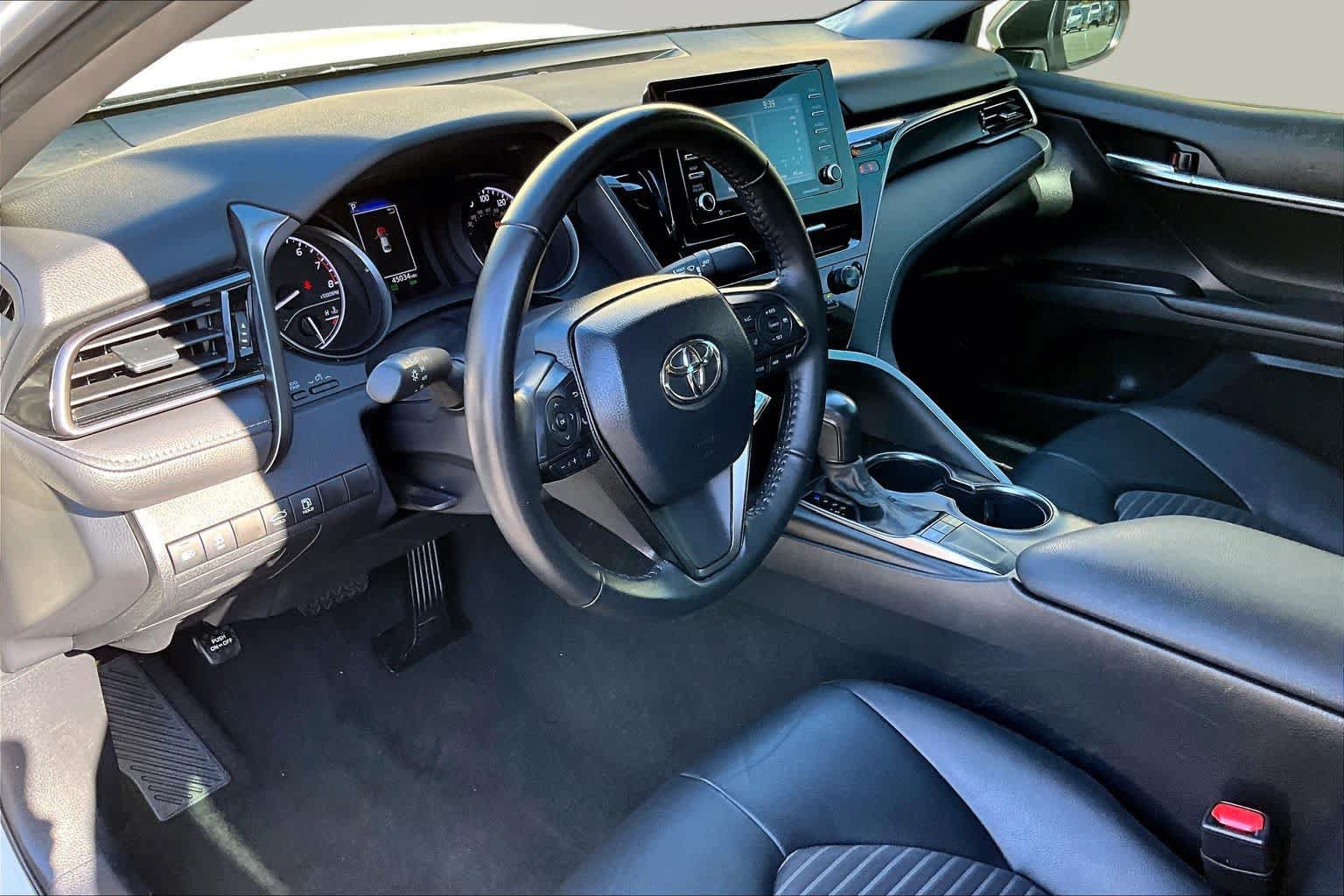 Used 2024 Toyota Camry SE w/ Blackout Package (TMS) FWD image 18