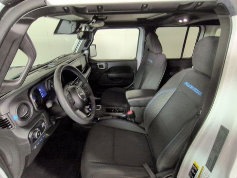 Certified 2024 Jeep Wrangler Unlimited Rubicon 4xe AWD/4WD image 16