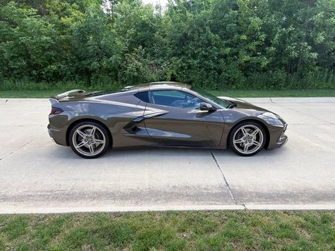 Used 2021 Chevrolet Corvette Stingray Preferred Cpe w/ Z51 Performance Package RWD image 10