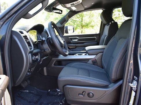 Used 2025 RAM 1500 Big Horn AWD/4WD image 14