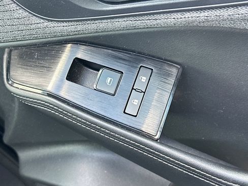 Used 2023 Nissan Rogue SV FWD image 20