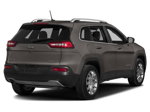 Used 2015 Jeep Cherokee Limited w/ Luxury Group FWD image 2
