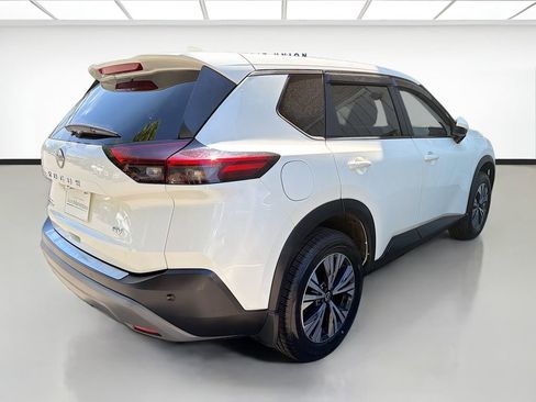 Used 2023 Nissan Rogue SV image 6