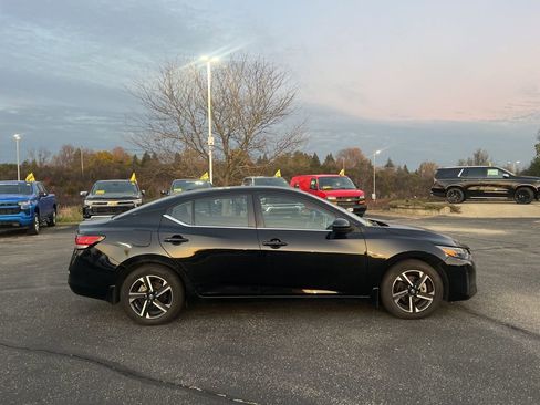Used 2024 Nissan Sentra SV image 3