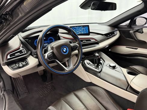 Used 2019 BMW i8 Coupe AWD/4WD image 11