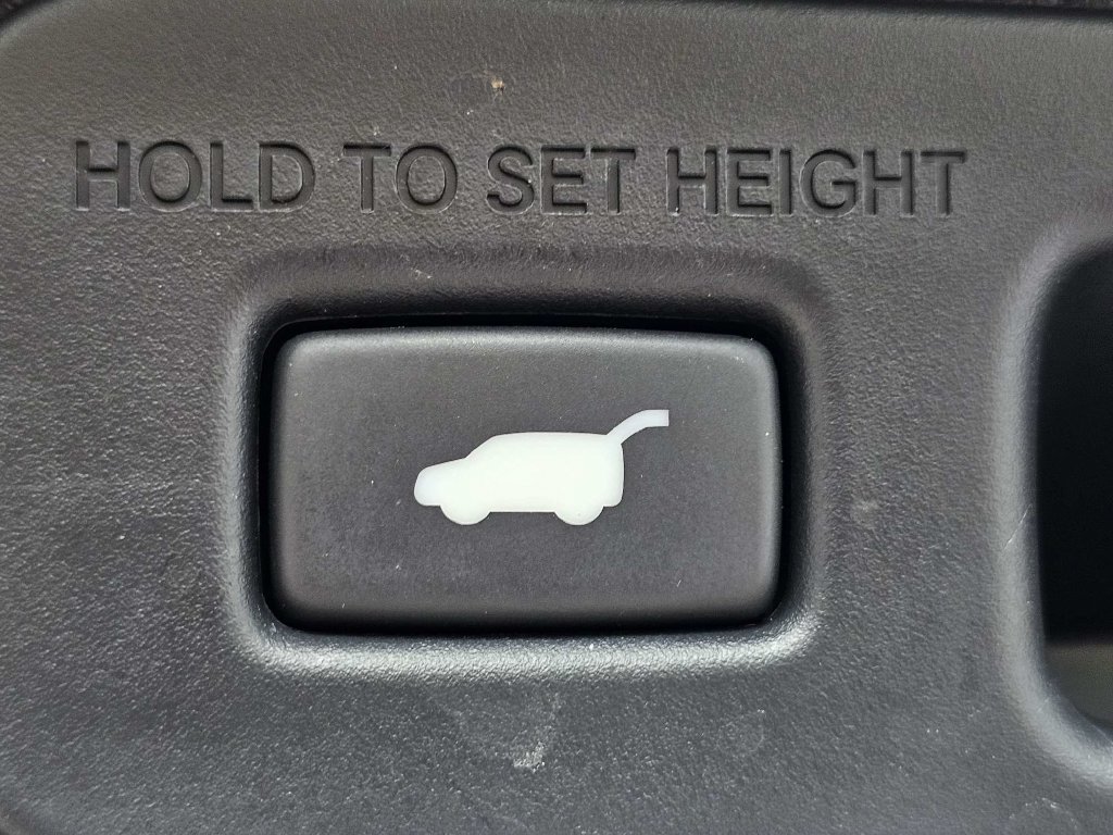 Used 2025 Honda Pilot EX-L image 12