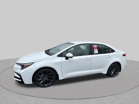 Used 2026 Toyota Corolla SE FWD image 12