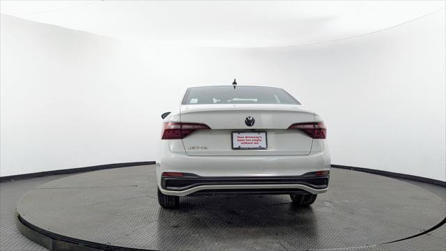 Used 2024 Volkswagen Jetta Sport FWD image 7