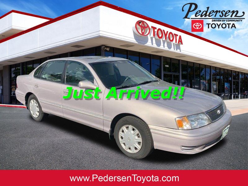 Used 1998 Toyota Avalon XL image 1